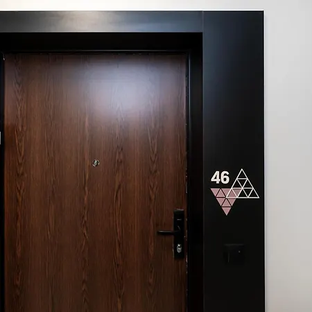 Apartament Fabryczna Modern By Bookinghost